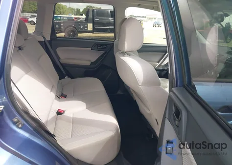 2018 Subaru Forester 2.5I Premium z USA, uszkodzony, nr VIN JF2SJADC0JH599857